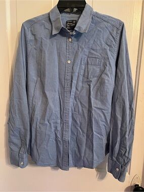 American Eagle Outfitters Light Blue Casual Button-Down Shirt